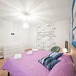 아파트 Bari Central Apartment *